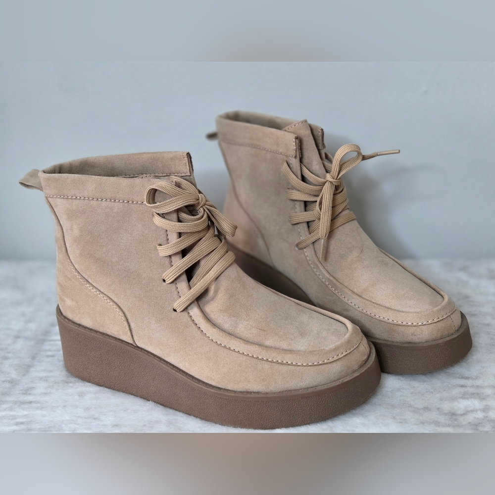 Old Navy Women's Lace Up Tan Fashion Wedge Boots